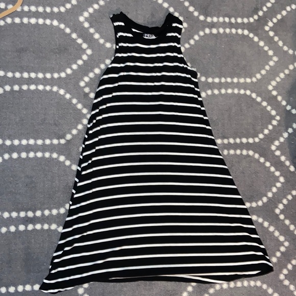 Dresses & Skirts - Time & Tru dress